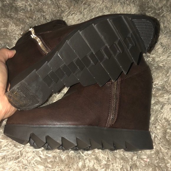 Brand New Brown Leather Boots - Picture 4 of 4